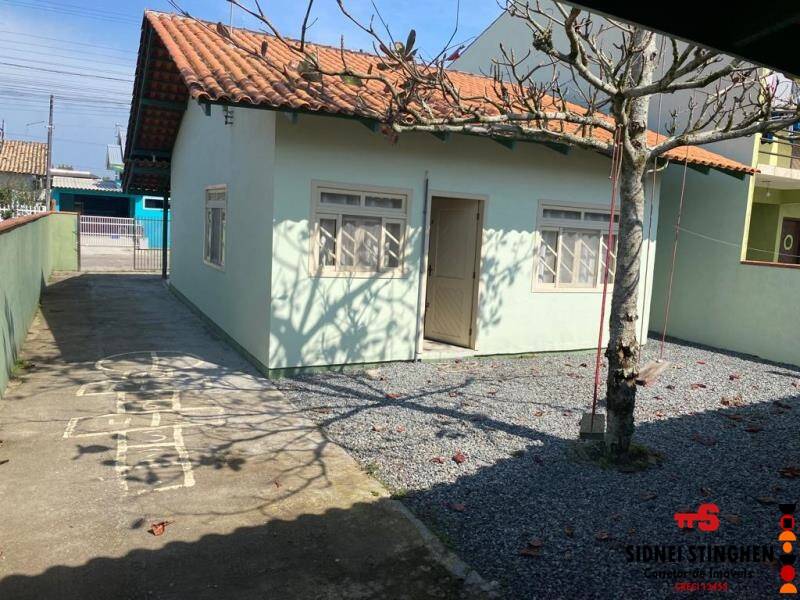 Casa à venda com 2 quartos, 91m² - Foto 4