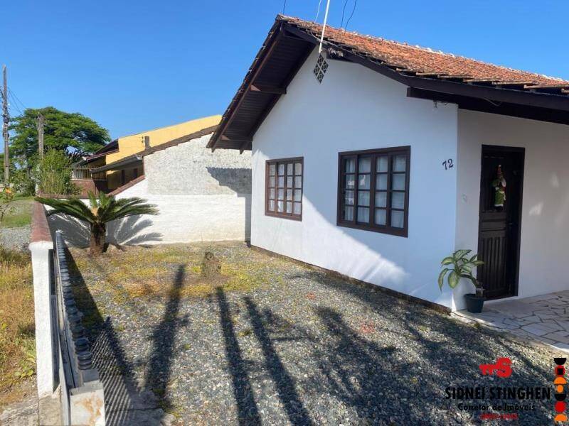 Casa à venda com 3 quartos, 90m² - Foto 2