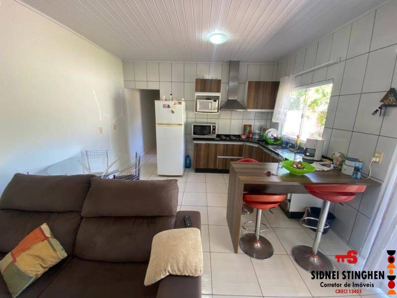 Casa à venda com 2 quartos, 90m² - Foto 4