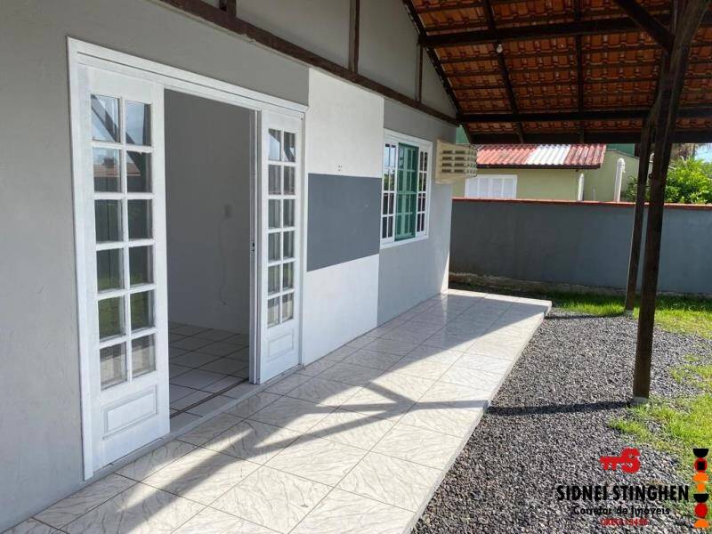 Casa à venda com 2 quartos, 79m² - Foto 3