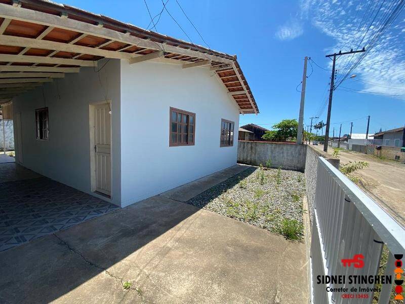 Casa à venda com 3 quartos, 80m² - Foto 2