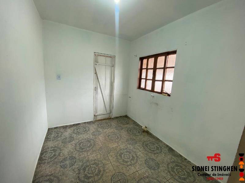 Casa à venda com 3 quartos, 80m² - Foto 11