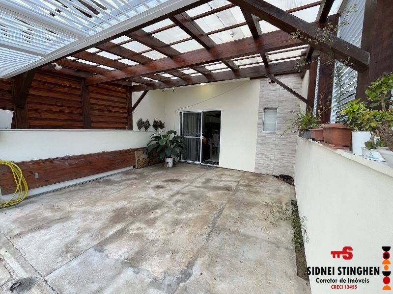 Casa à venda com 2 quartos, 65m² - Foto 5