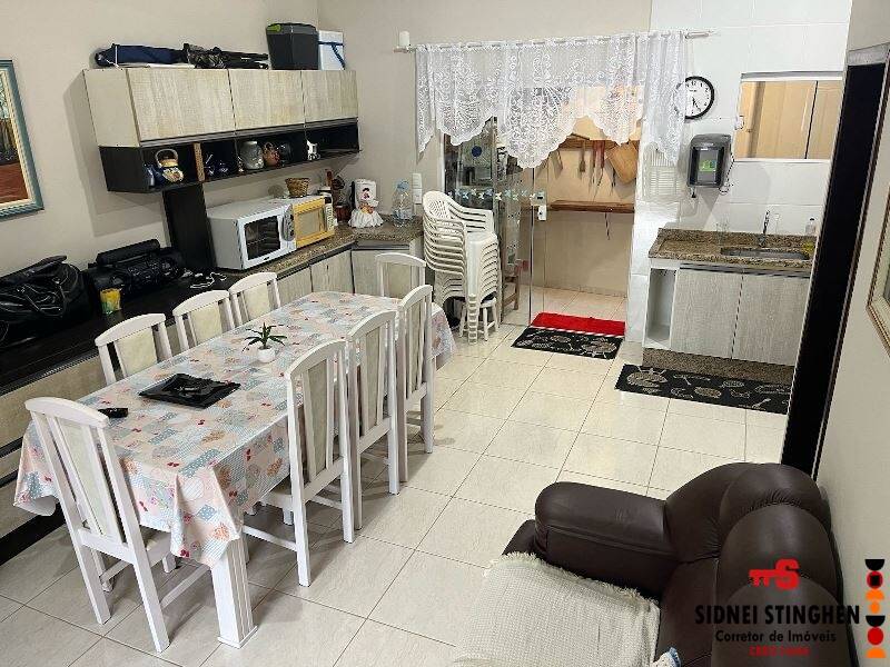 Casa à venda com 2 quartos, 65m² - Foto 8