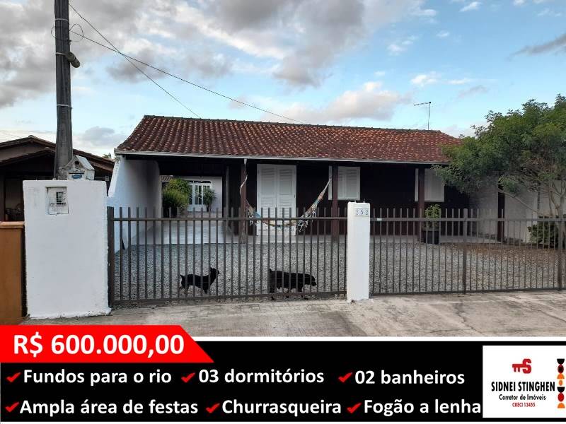 Casa à venda com 3 quartos, 160m² - Foto 1