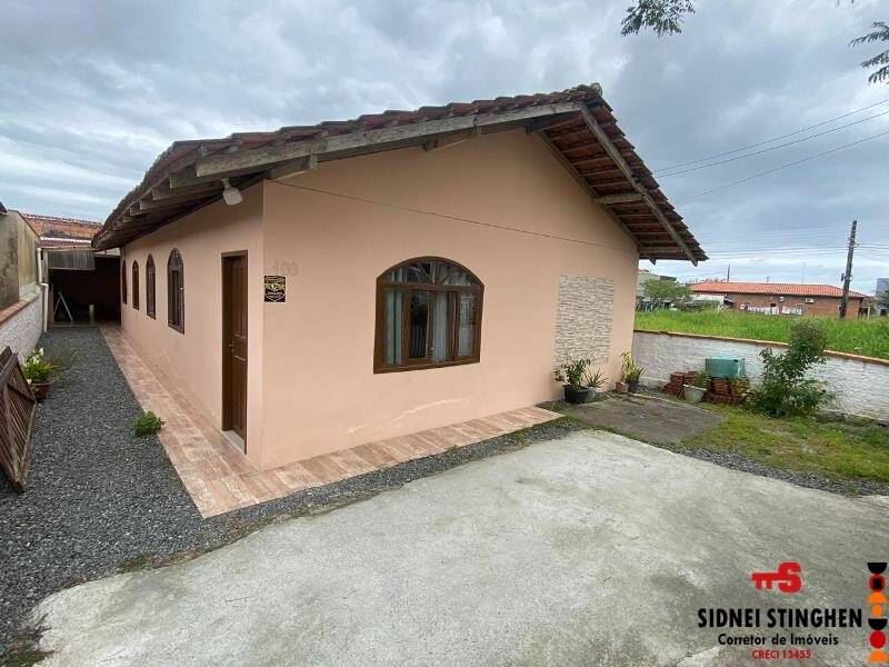 Casa à venda com 6 quartos, 130m² - Foto 2