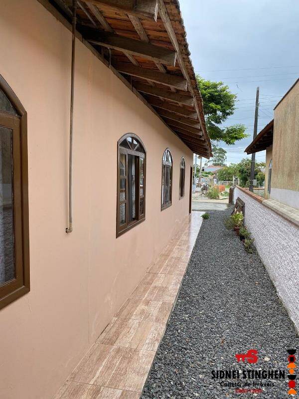 Casa à venda com 6 quartos, 130m² - Foto 6