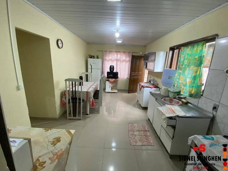 Casa à venda com 6 quartos, 130m² - Foto 9