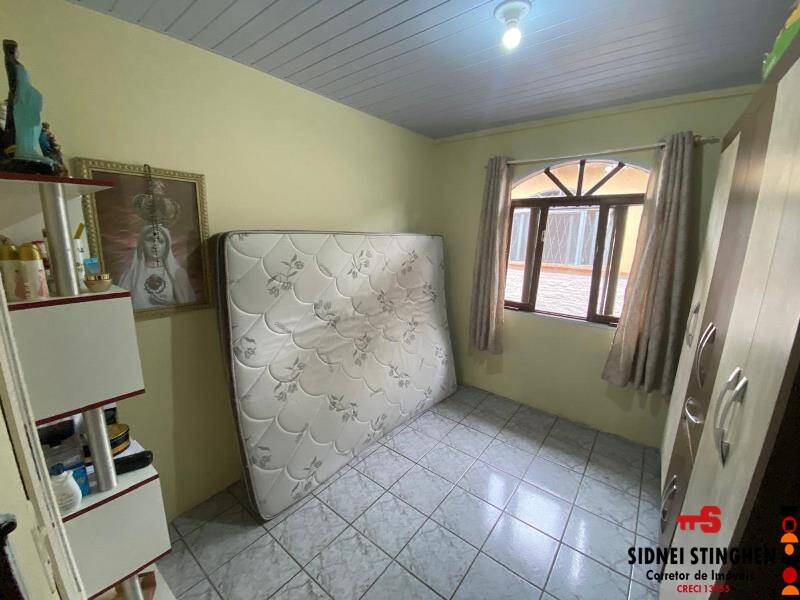 Casa à venda com 6 quartos, 130m² - Foto 15